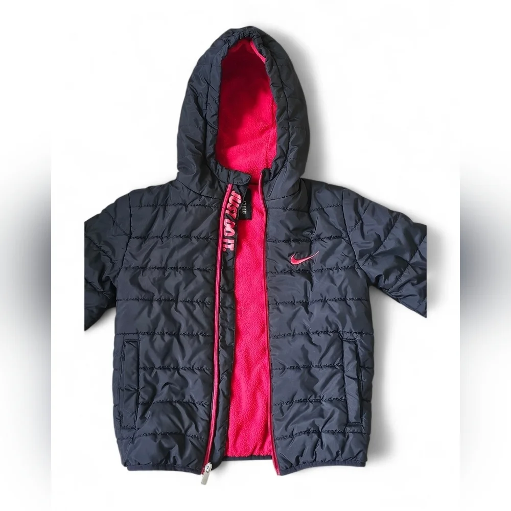 Nike Kids Black & Red Puffer Jacket Size 5/6Y